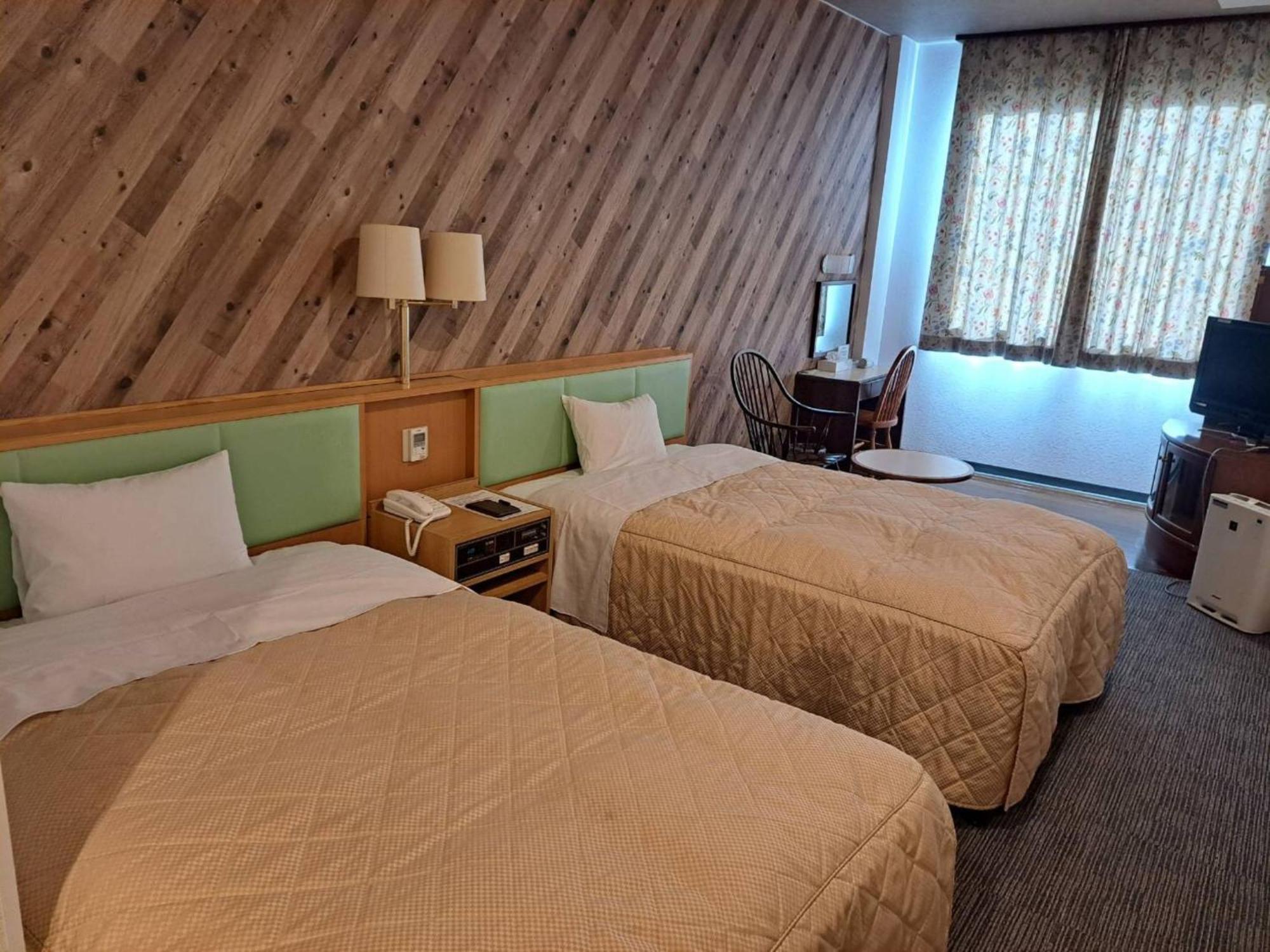Business Hotel Kawakami كومانو المظهر الخارجي الصورة