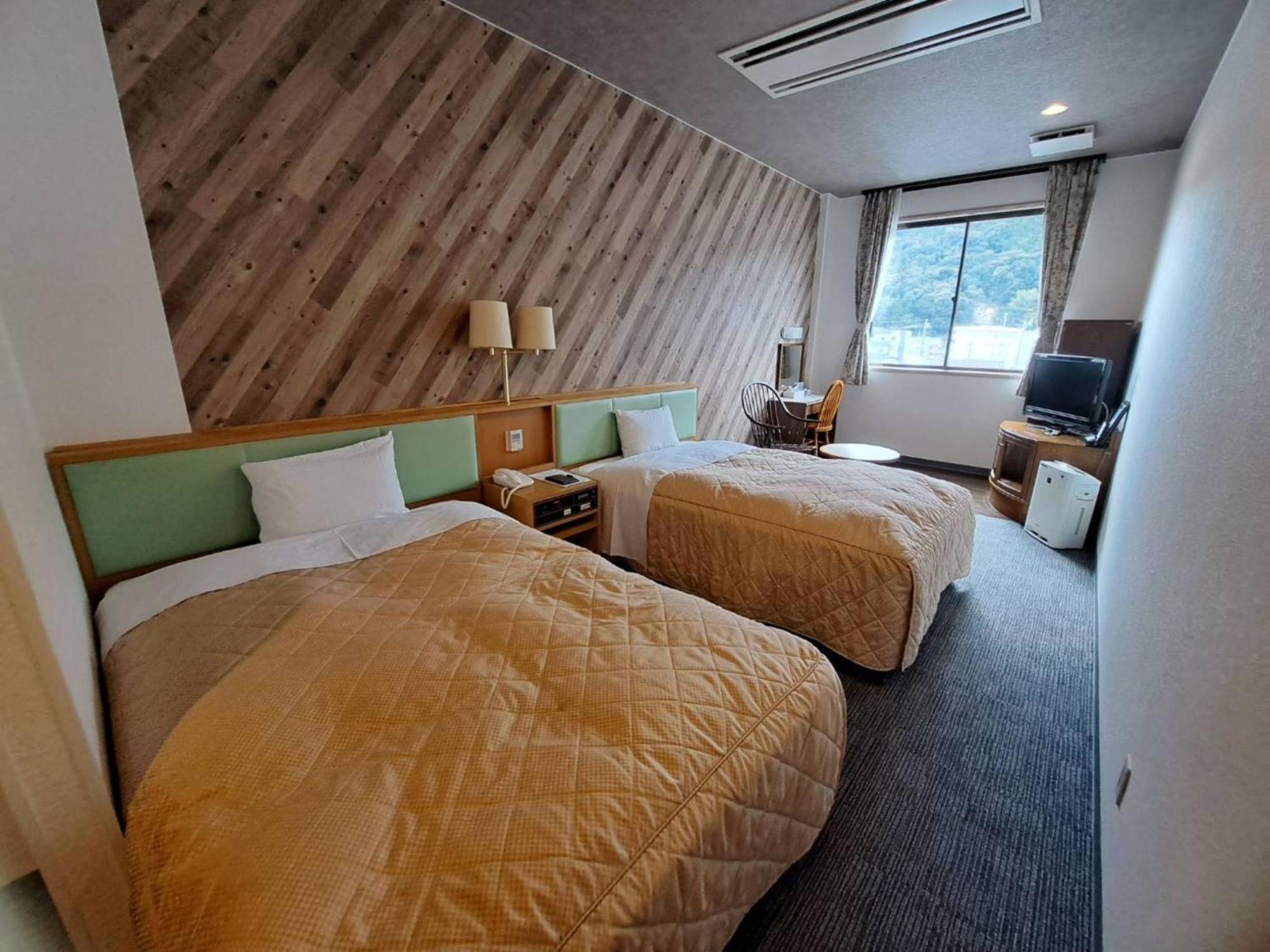 Business Hotel Kawakami كومانو المظهر الخارجي الصورة